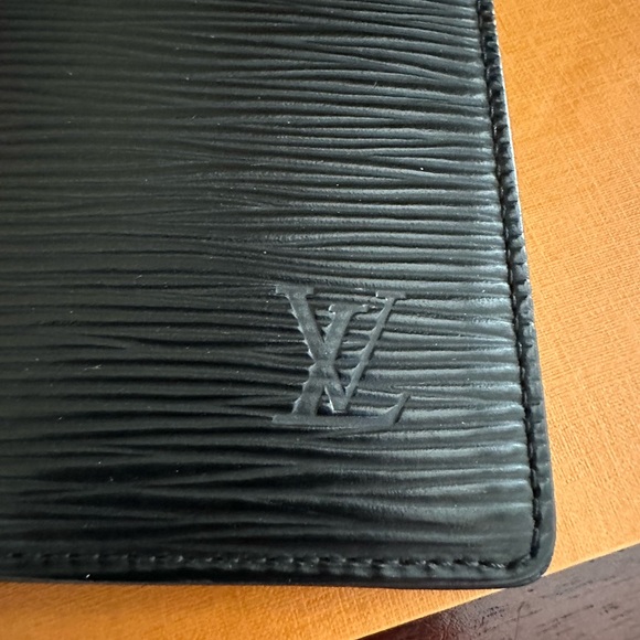 Vintage Louis Vuitton Epi long bifold wallet CA1010 Made in Spain - Picture 10 of 17